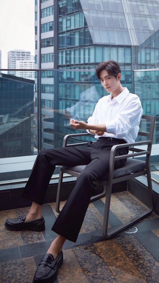 酷酷的涤砚帅帅的肖战-为你我赴雨山村-话本小说网