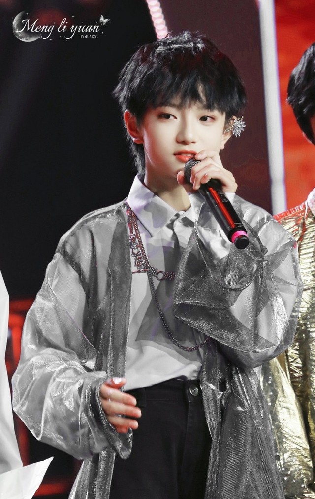 童禹坤我是tf家族童禹坤童禹坤可馨看着每一位少年都长得差不多 ,她有