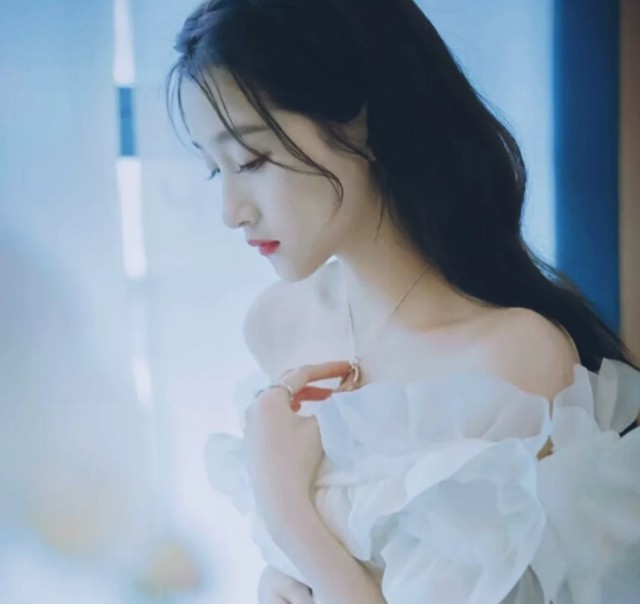 关晓彤头像晓彤0917生日快乐