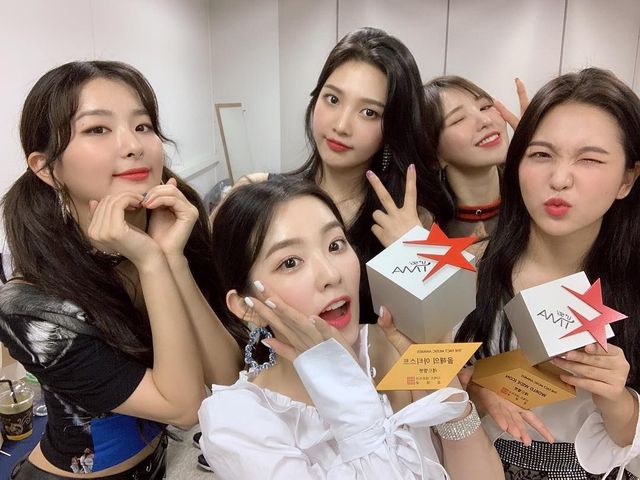 redvelvet团体照一