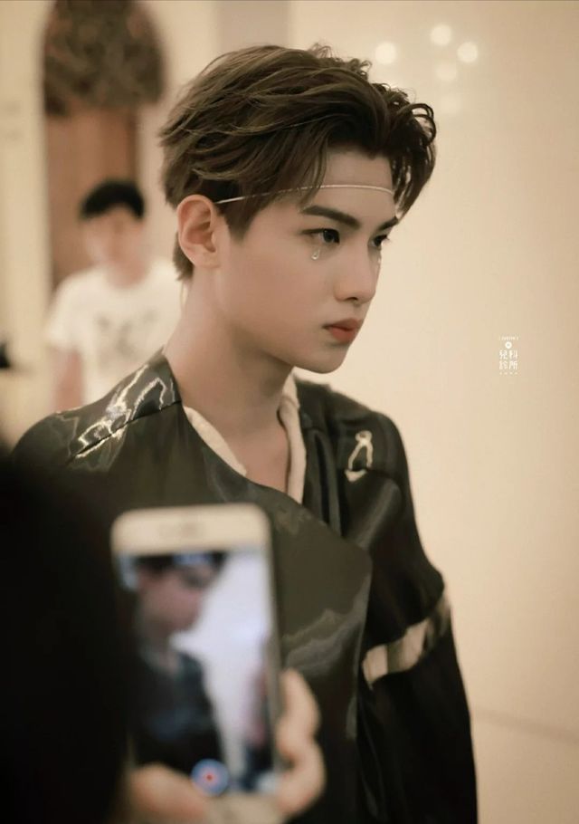 你哭我会心疼-黄明昊:刻骨铭心的爱-话本小说网