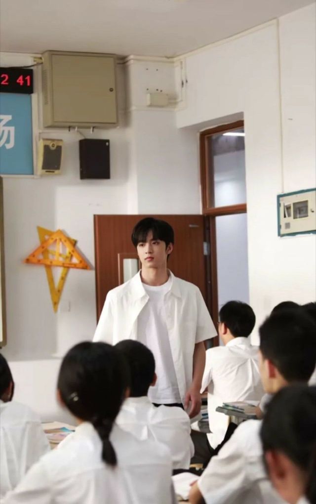 宋亚轩高冷同桌不好追