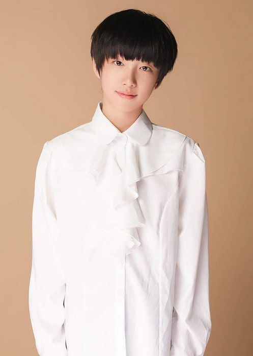 2022年8月11日,他和tf家族三代成员共同演唱的歌曲《better now (拜