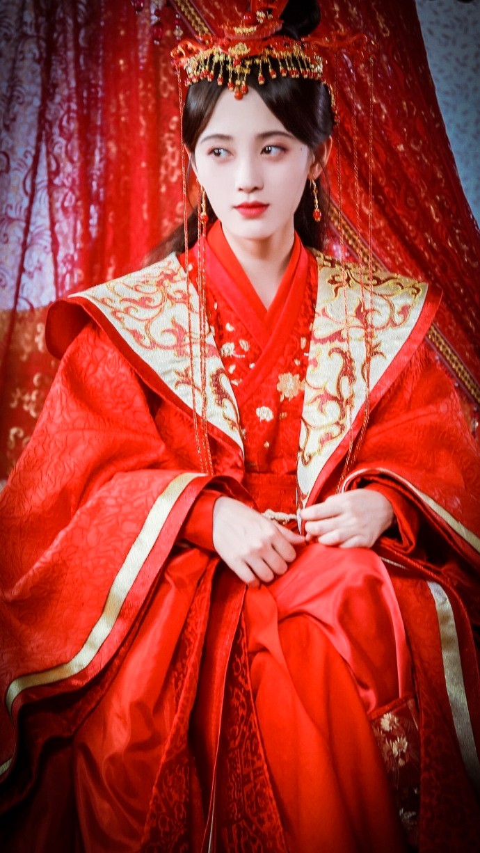 鞠婧祎古装嫁衣图片