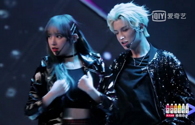 我是宇宙少年王子异 范丞丞hello大家好,我是宇宙少年范丞丞 丁泽仁哇