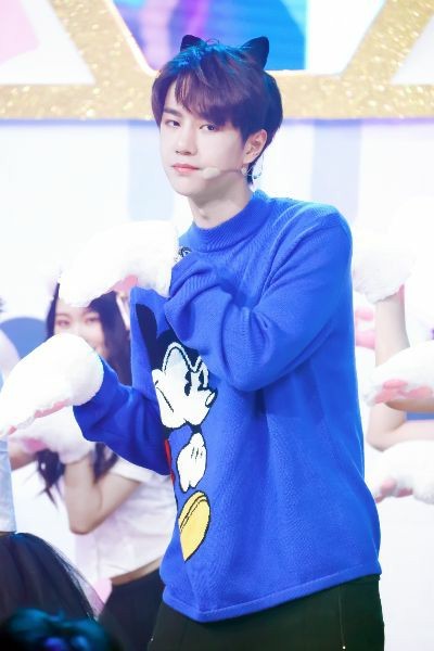 王一博:程潇我只为你一人笑-d400