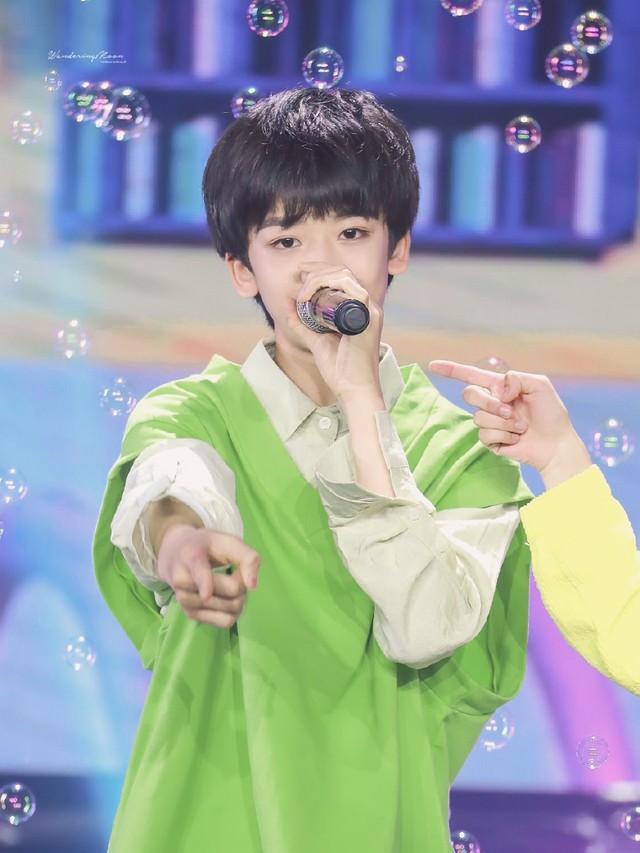 【邓佳鑫】舞台