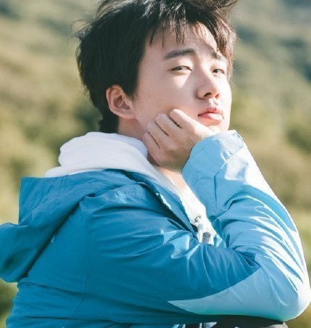 郭麒麟@边允研-iiidol头像铺-话本小说网