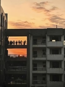 ……我们俩……