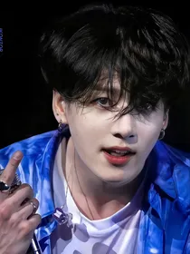 BTS：觉醒后我当起了系统