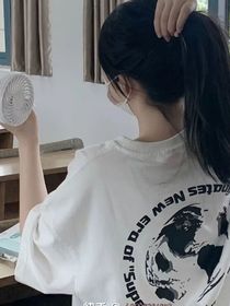 她只属于她
