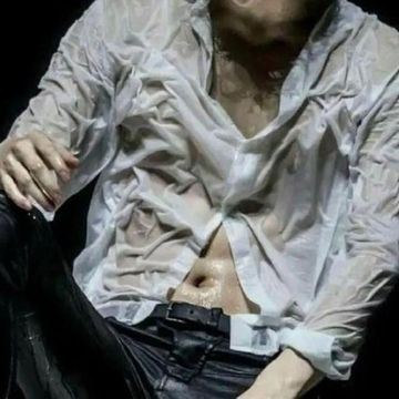 我给帅哥抹健美油，结果遇上未婚夫（1）