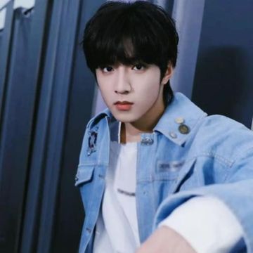 刘耀文：霸总套路深，色诱不成拿钱诱惑我