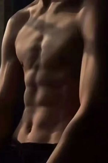 我半夜点了七个男模，有个是我的霸总老公①