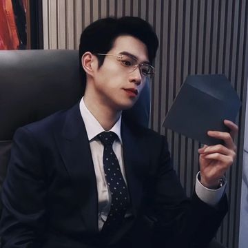 被迫成为崩坏同人文女主，我哭了