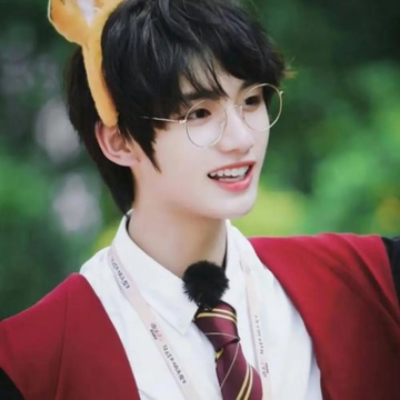 丁程鑫：我赌气接吻戏，谁知男主是我老公①