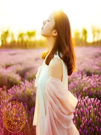 逗比少女的一双怪眼