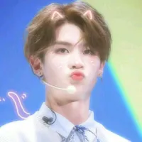 黄明昊李知恩